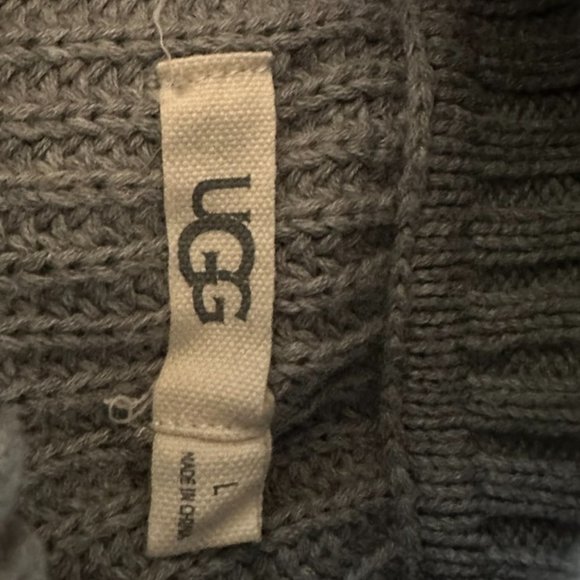 UGG Large Raelynn Soft Cable Knit Turtleneck Poncho Gray Sweater Pockets - Picture 5 of 7